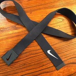 👟NIKE Adjustable Belt